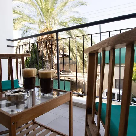 Cozy Home-away-from-home In Apartman Nicosia