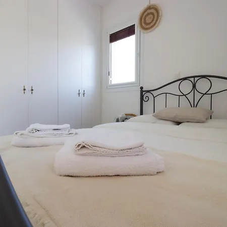 Cozy Home-away-from-home In Apartman Nicosia