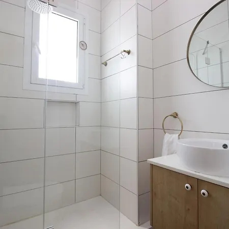 Cozy Home-away-from-home In Apartman *