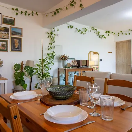 Cozy Home-away-from-home In Nicosia