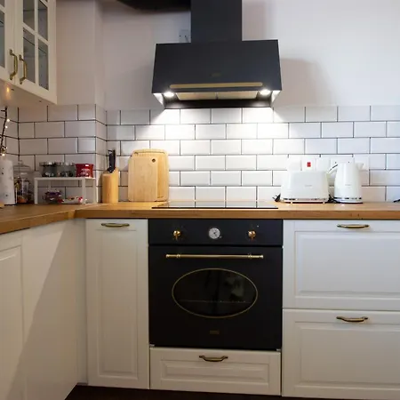 Cozy Home-away-from-home In * ניקוסיה