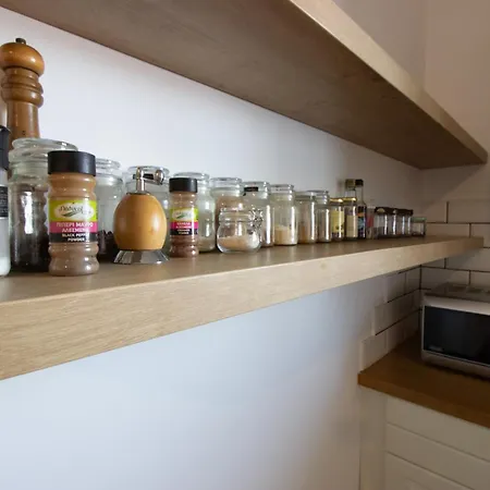 Cozy Home-away-from-home In Apartman