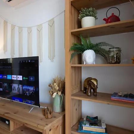 Cozy Home-away-from-home In Apartament
