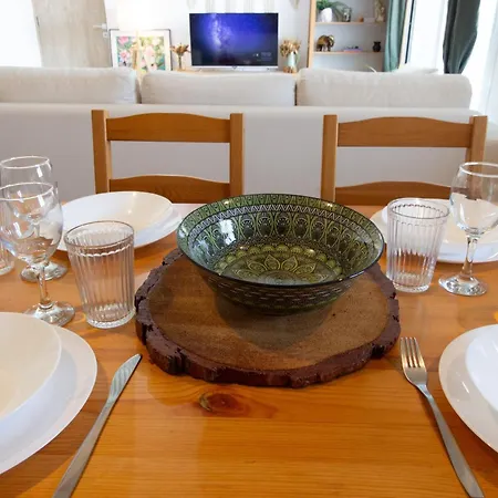 Cozy Home-away-from-home In Apartman